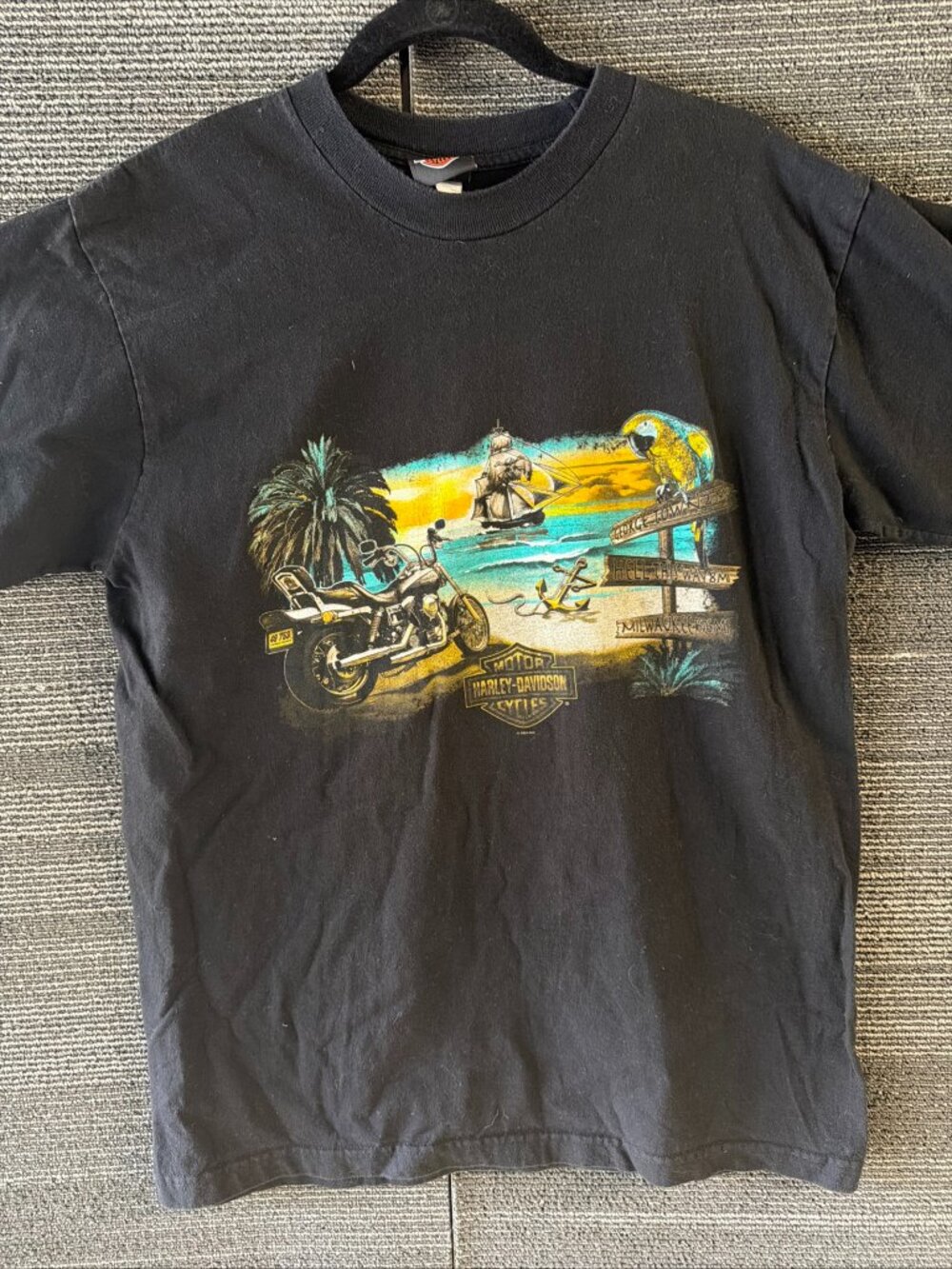 Vintage Harley Davidson t shirt, large, usa made, black, Grand Cayman